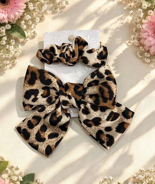Scrunchie con un lazo animal print